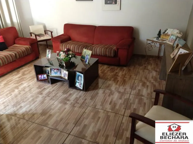 Casa à venda — foto 1 de 10