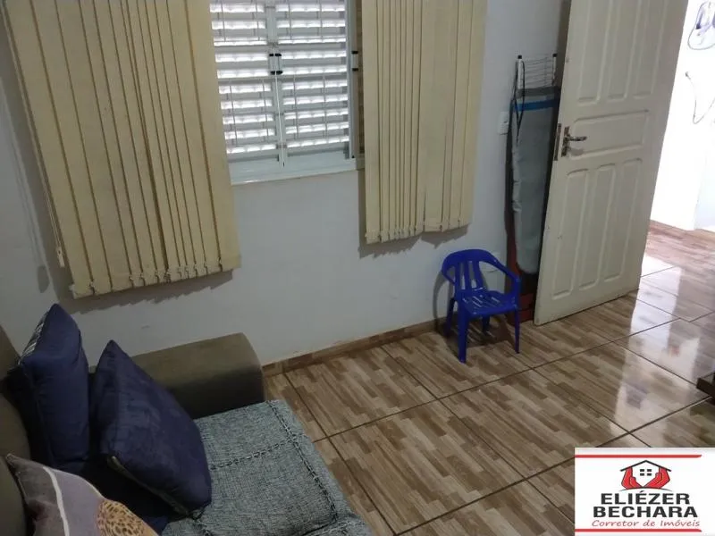 Casa à venda — foto 2 de 10