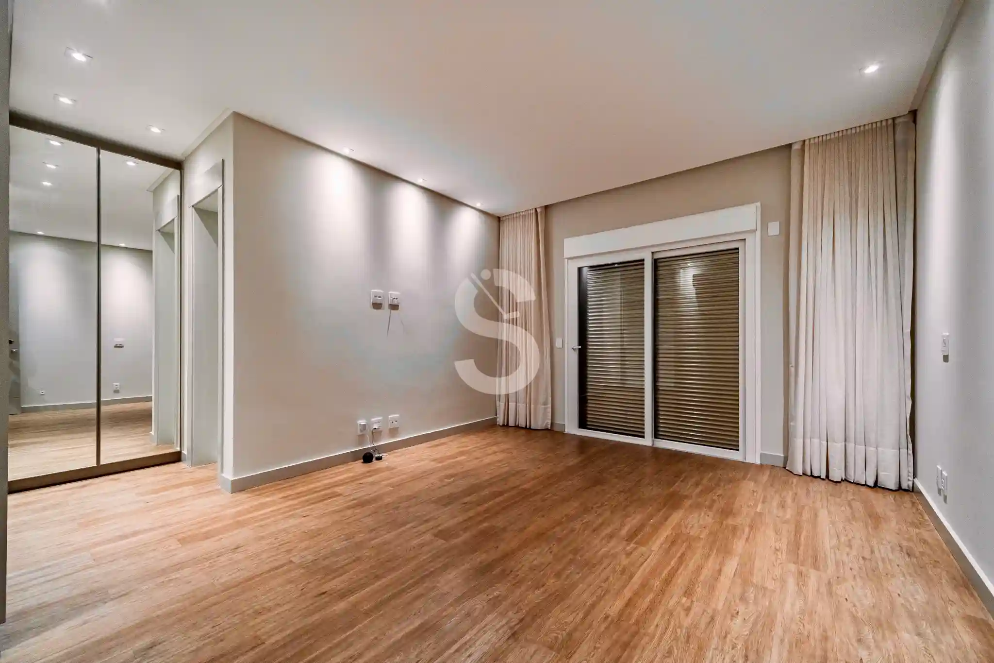 Casa de Condomínio com 5 quartos à venda, 751m² — foto 4 de 21