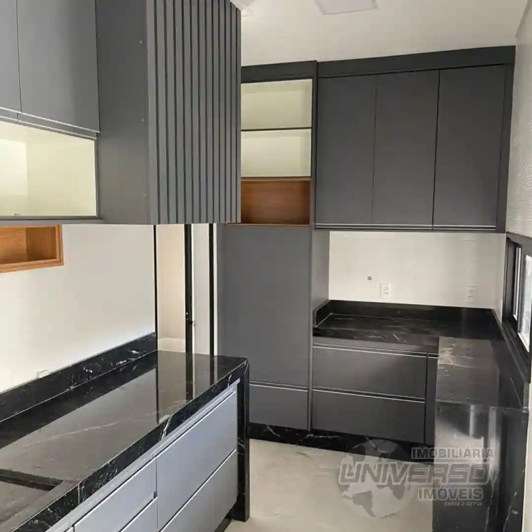Casa com 3 quartos à venda, 280m² — foto 1 de 10