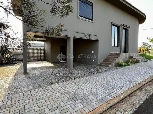 Casa de Condomínio com 4 quartos à venda, 280m² — foto 2 de 10
