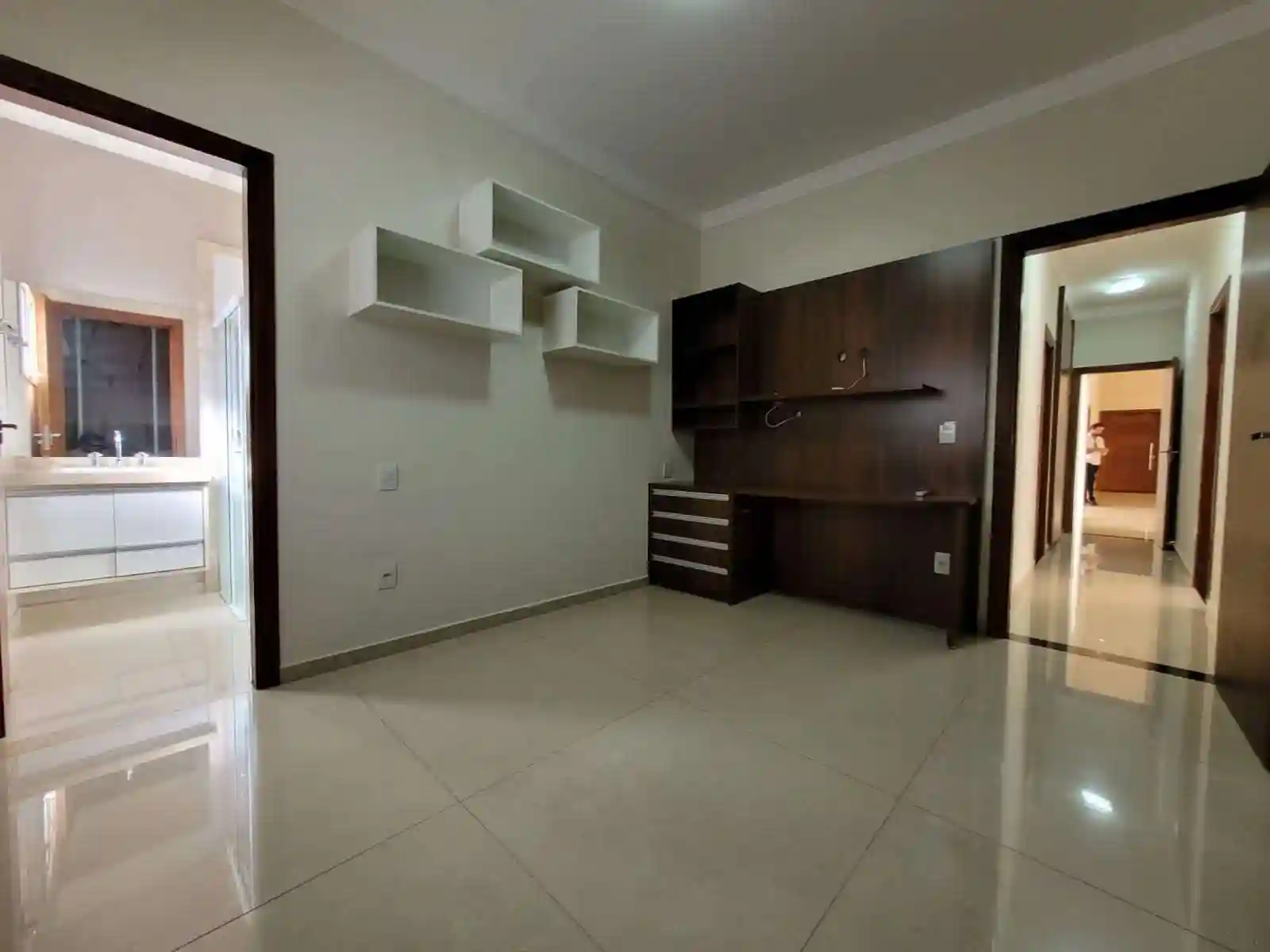 Casa de Condomínio com 3 quartos para aluguel, 270m² — foto 6 de 12