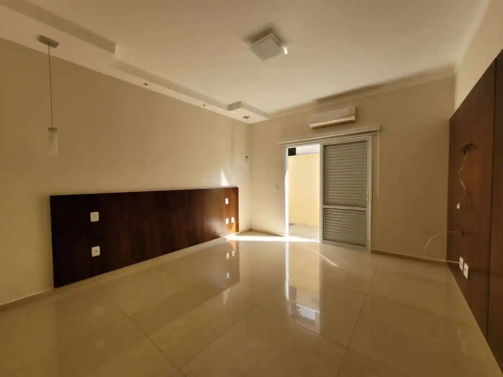 Casa de Condomínio com 3 quartos para aluguel, 270m² — foto 4 de 12