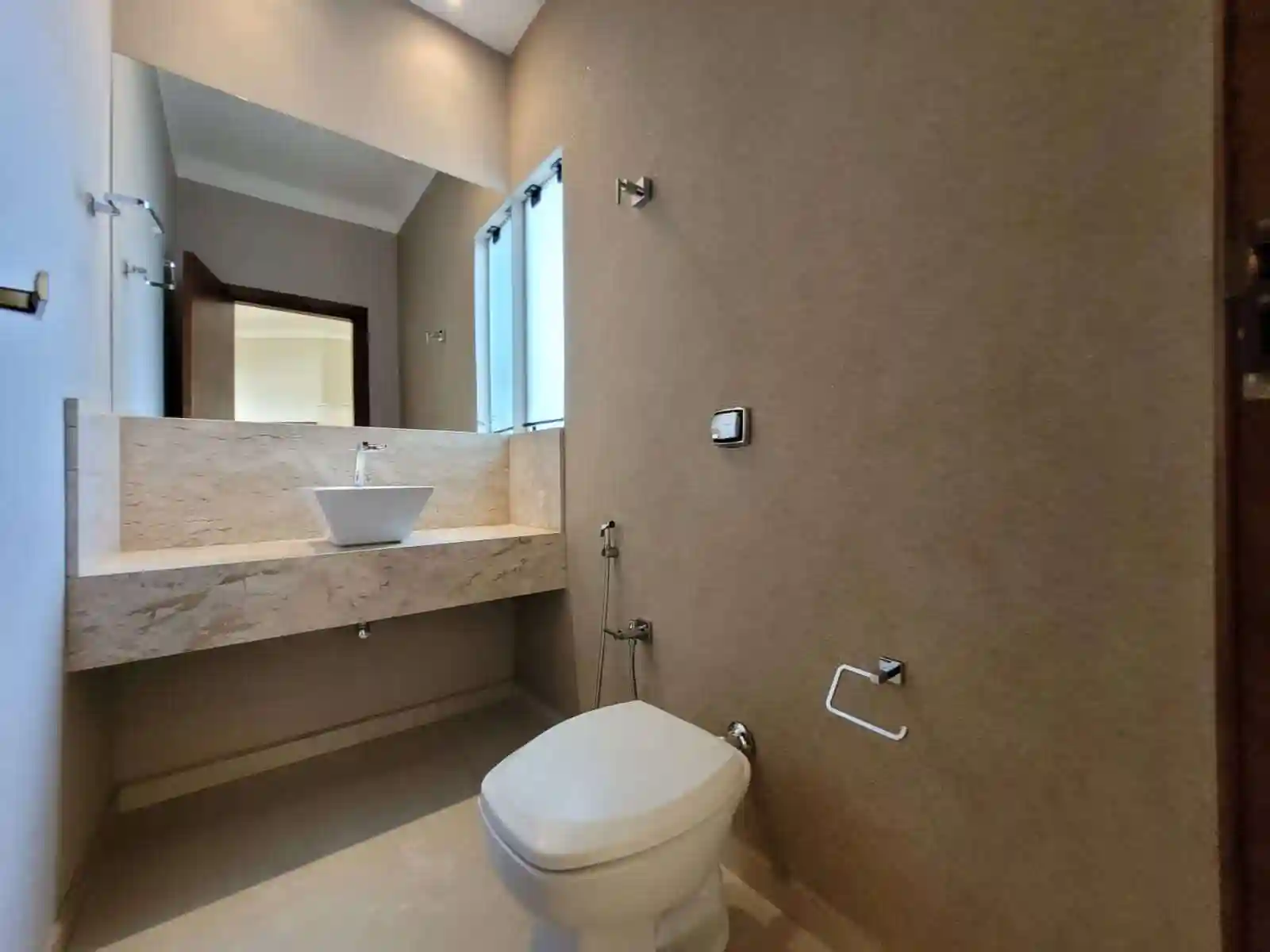 Casa de Condomínio com 3 quartos para aluguel, 270m² — foto 9 de 12