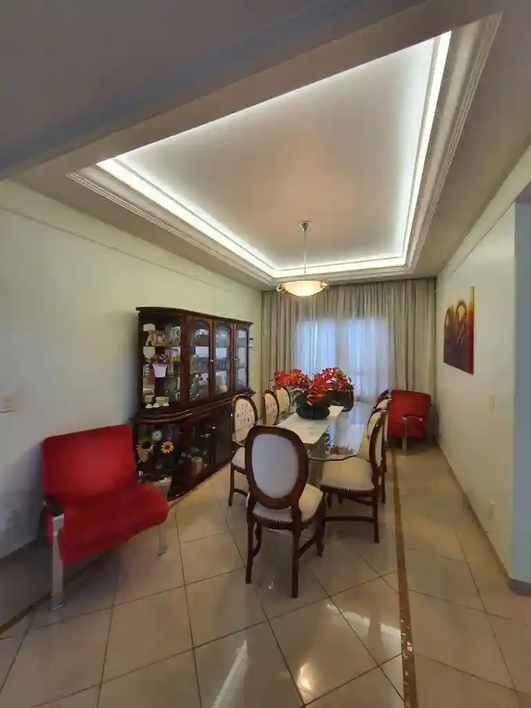 Casa de Condomínio com 4 quartos à venda, 670m² — foto 5 de 19