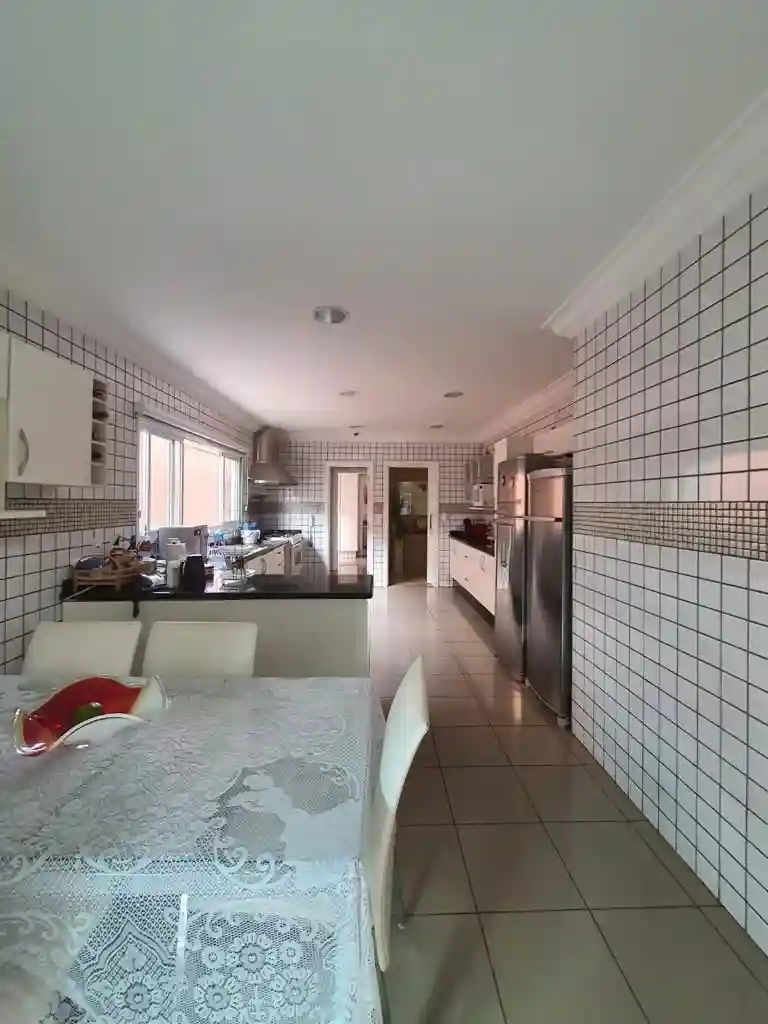 Casa de Condomínio com 4 quartos à venda, 670m² — foto 2 de 19