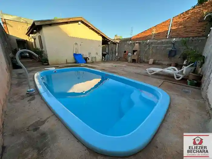 Casa à venda — foto 2 de 9