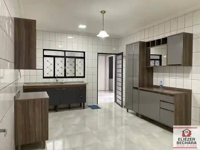 Casa com 2 quartos à venda, 235m² — foto 2 de 14