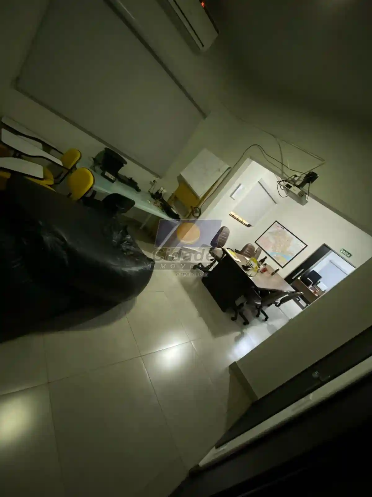 Casa Comercial com 3 quartos para aluguel, 180m² — foto 2 de 24