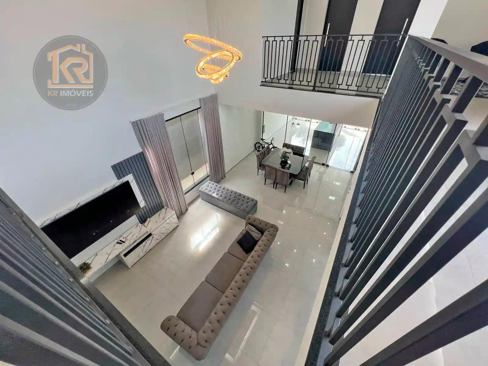 Casa com 3 quartos à venda, 300m² — foto 18 de 40