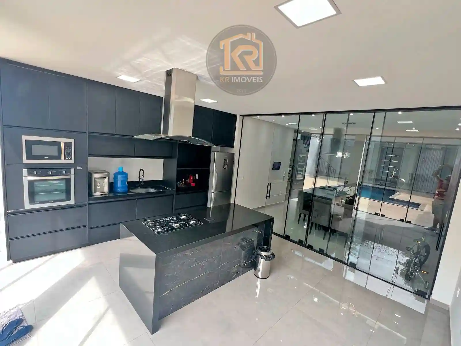 Casa com 3 quartos à venda, 300m² — foto 10 de 40