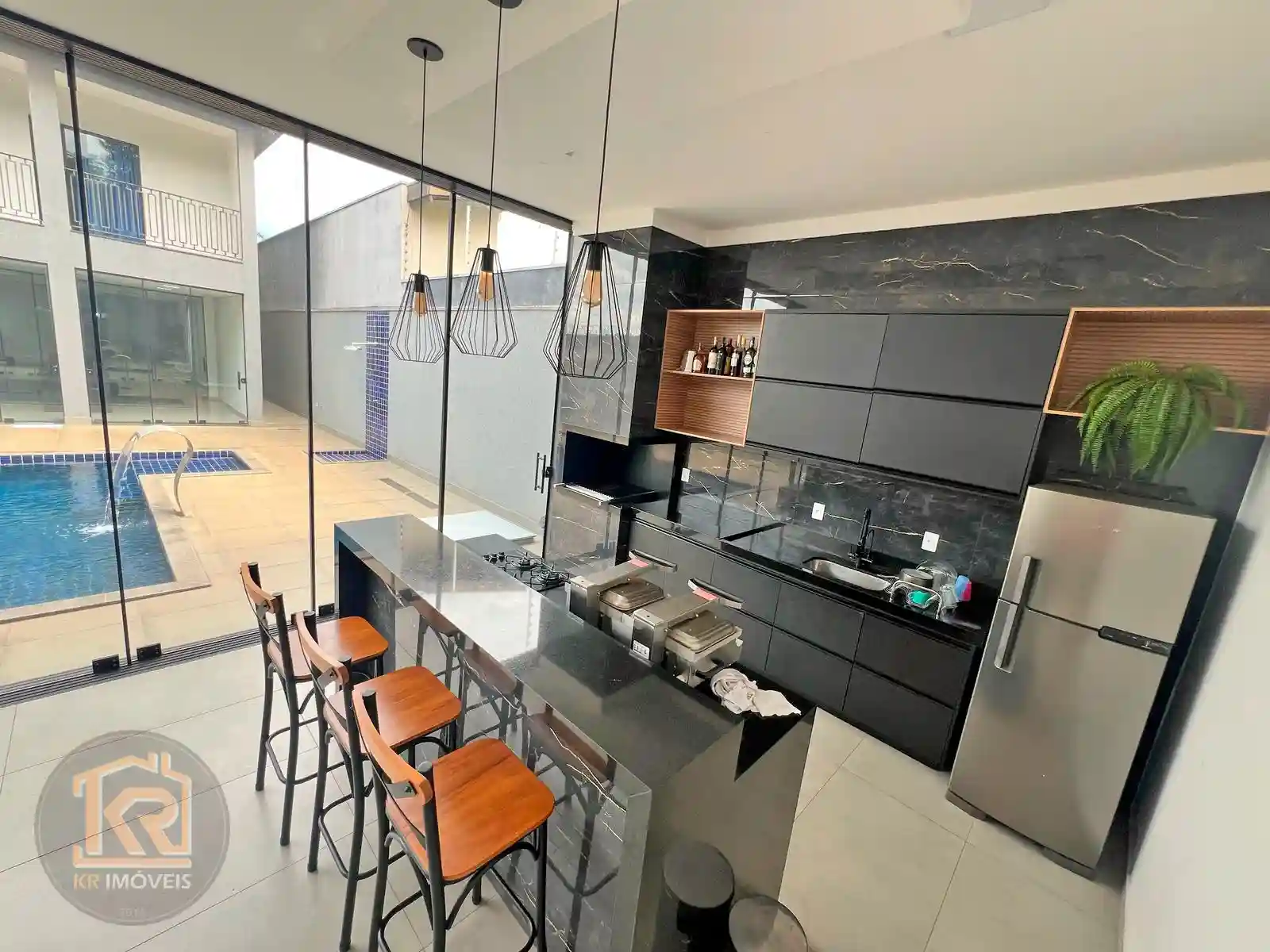 Casa com 3 quartos à venda, 300m² — foto 35 de 40