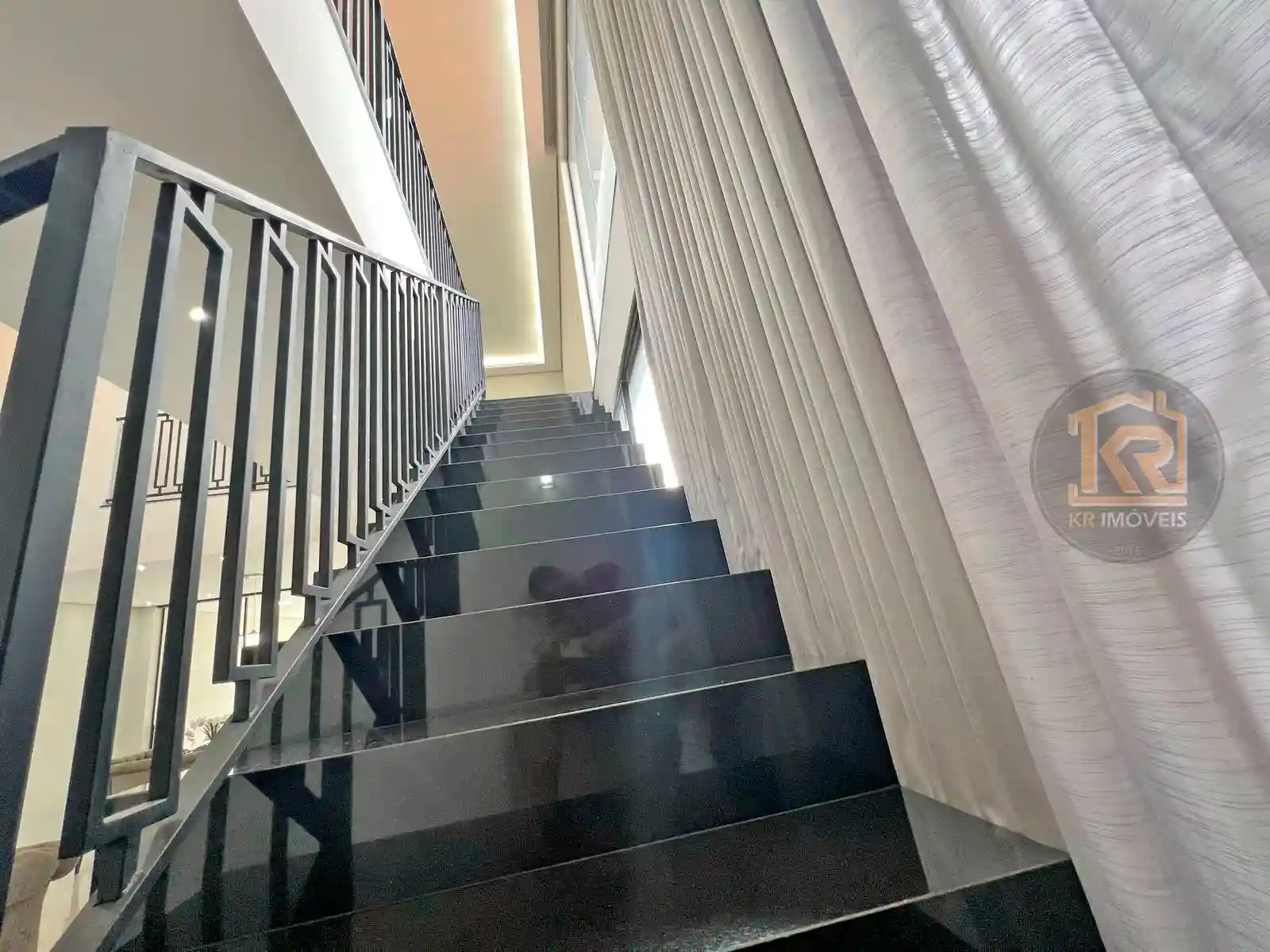Casa com 3 quartos à venda, 300m² — foto 13 de 40