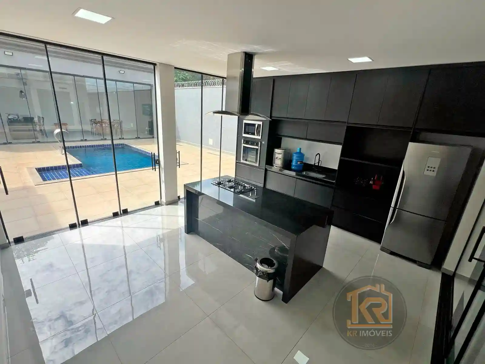 Casa com 3 quartos à venda, 300m² — foto 11 de 40
