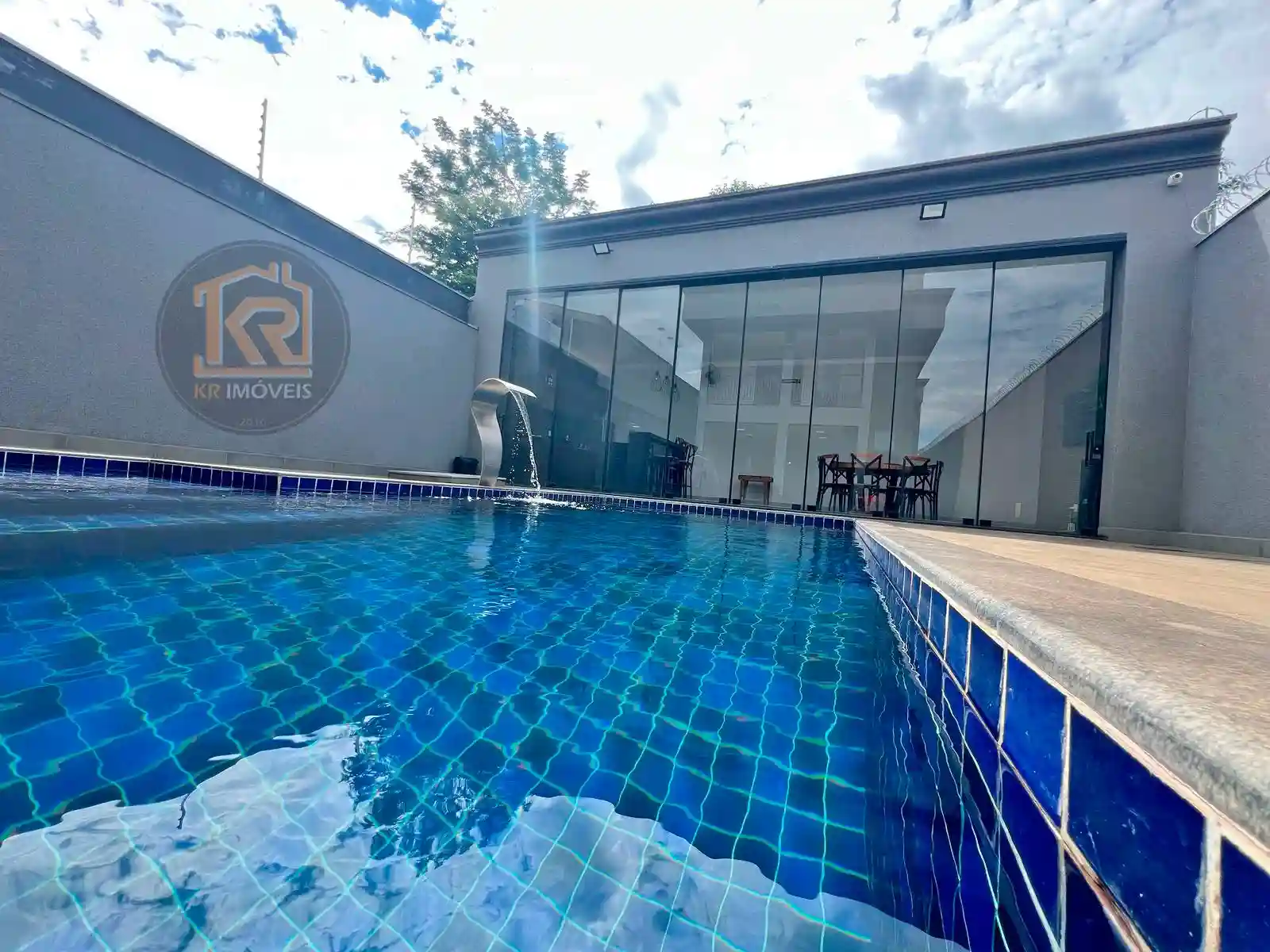 Casa com 3 quartos à venda, 300m² — foto 33 de 40