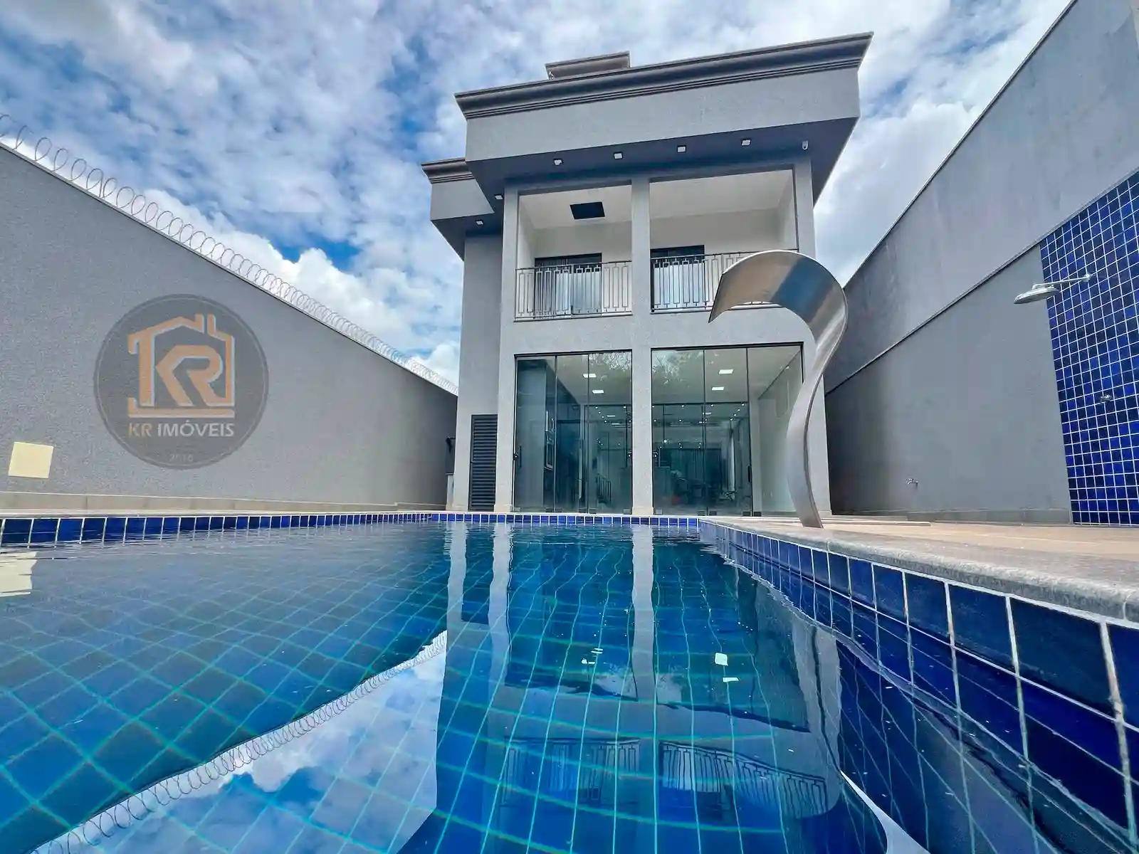 Casa com 3 quartos à venda, 300m² — foto 34 de 40