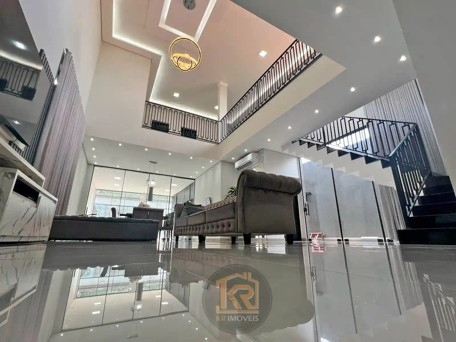 Casa com 3 quartos à venda, 300m² — foto 3 de 40