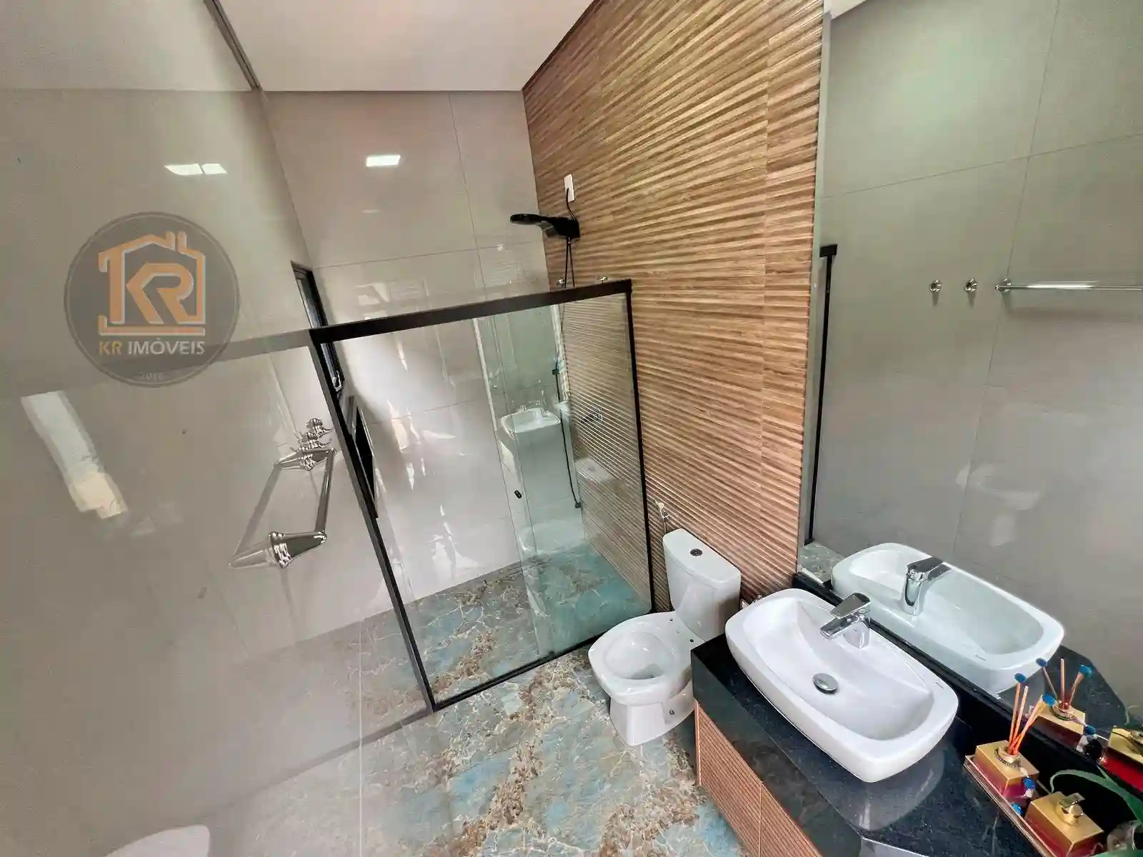 Casa com 3 quartos à venda, 300m² — foto 37 de 40