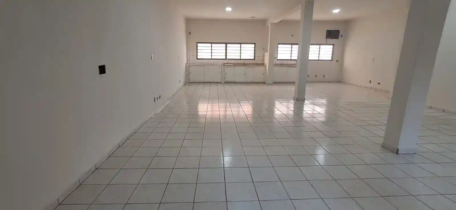 Loja / Salão / Ponto Comercial  à venda, 233m² — foto 11 de 12