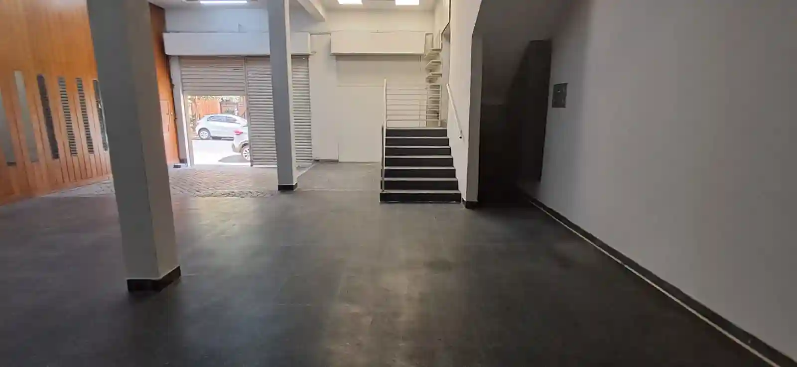 Loja / Salão / Ponto Comercial  à venda, 233m² — foto 2 de 12