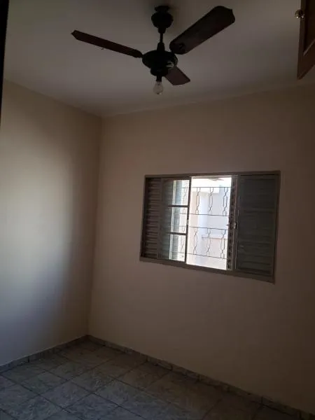 Casa à venda — foto 2 de 6