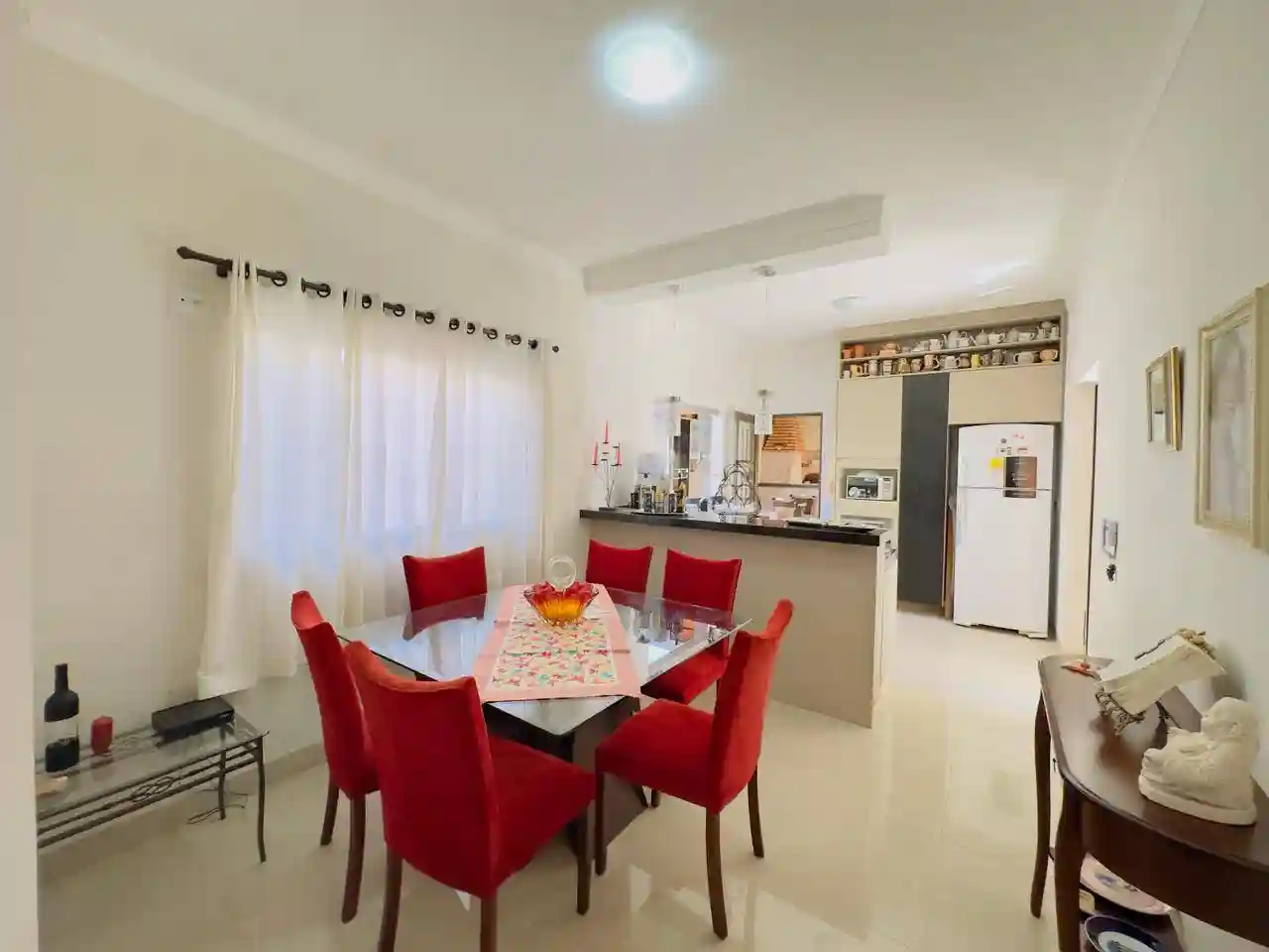 Casa com 3 quartos à venda, 140m² — foto 2 de 10