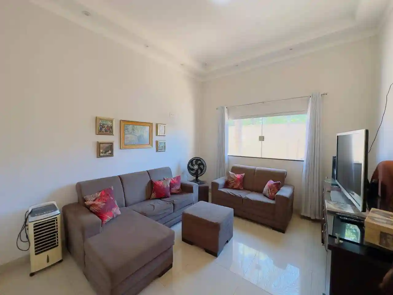 Casa com 3 quartos à venda, 140m² — foto 1 de 10