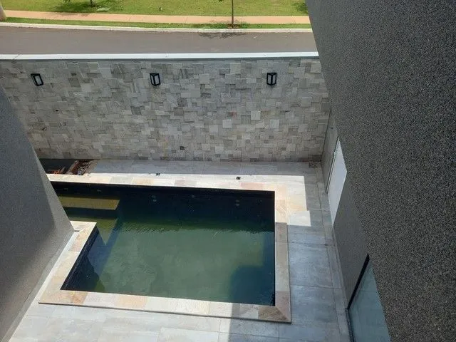 Casa de Condomínio à venda — foto 1 de 8