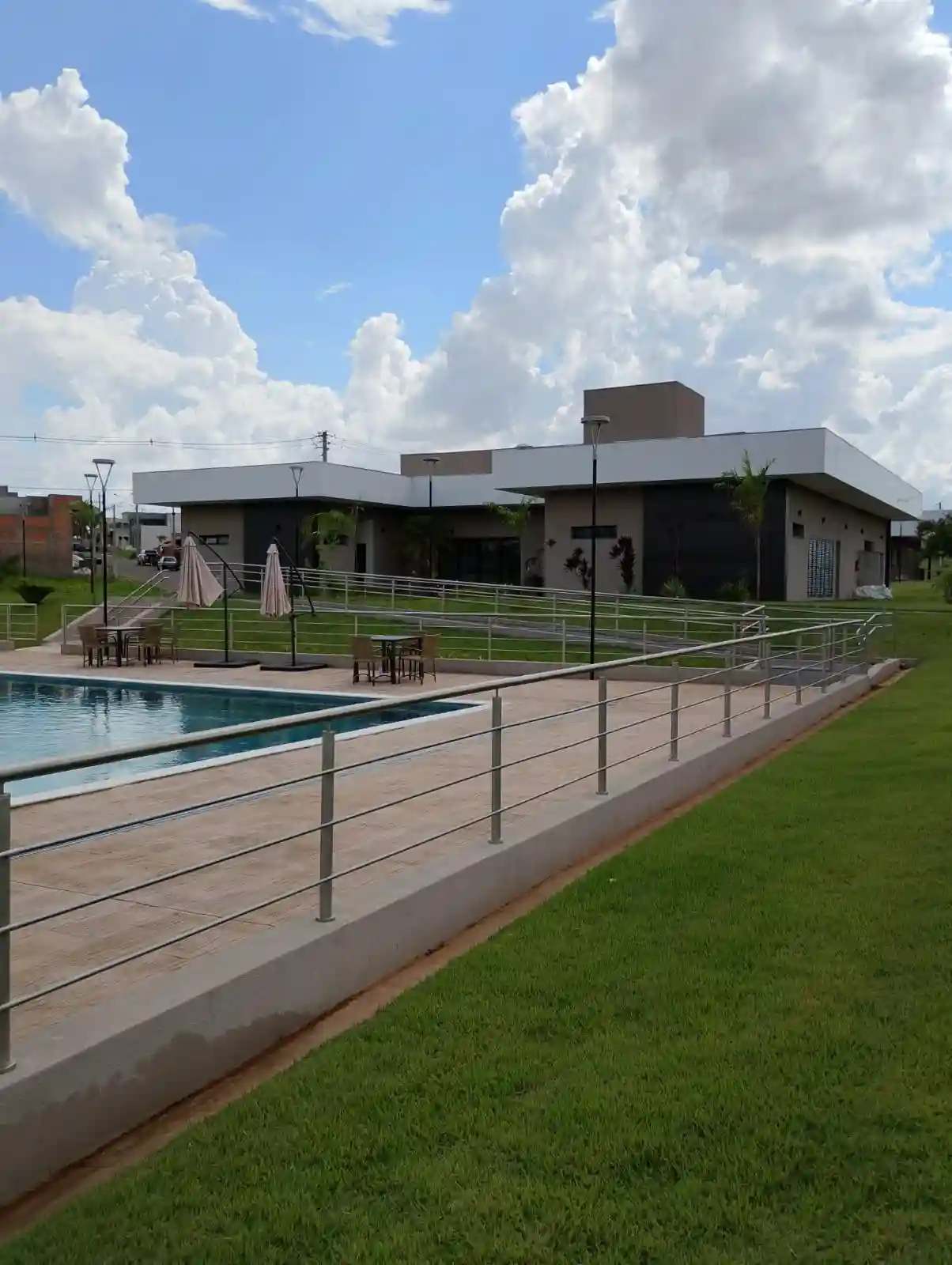 Casa de Condomínio com 3 quartos à venda, 140m² — foto 2 de 20