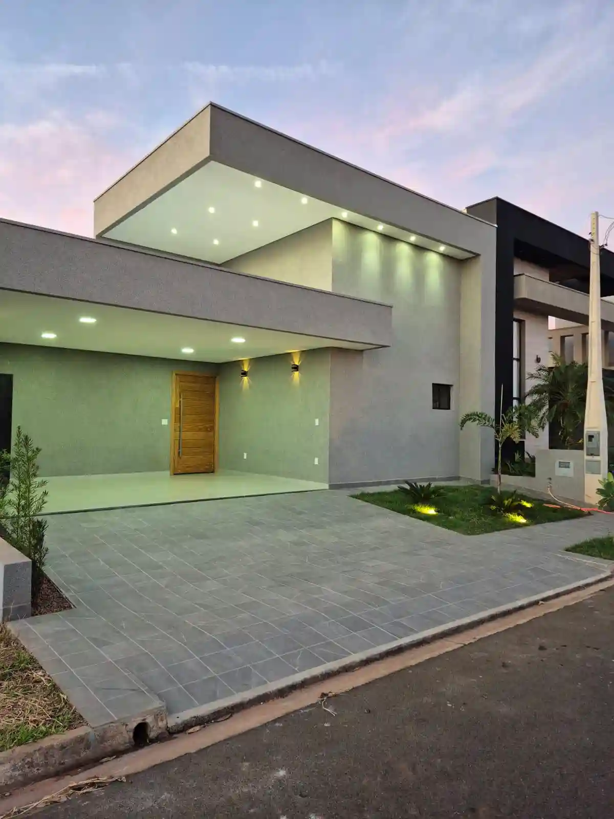 Casa de Condomínio com 3 quartos à venda, 170m² — foto 1 de 20