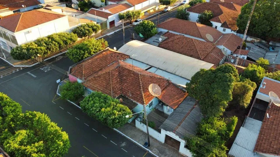 Casa à venda — foto 2 de 3