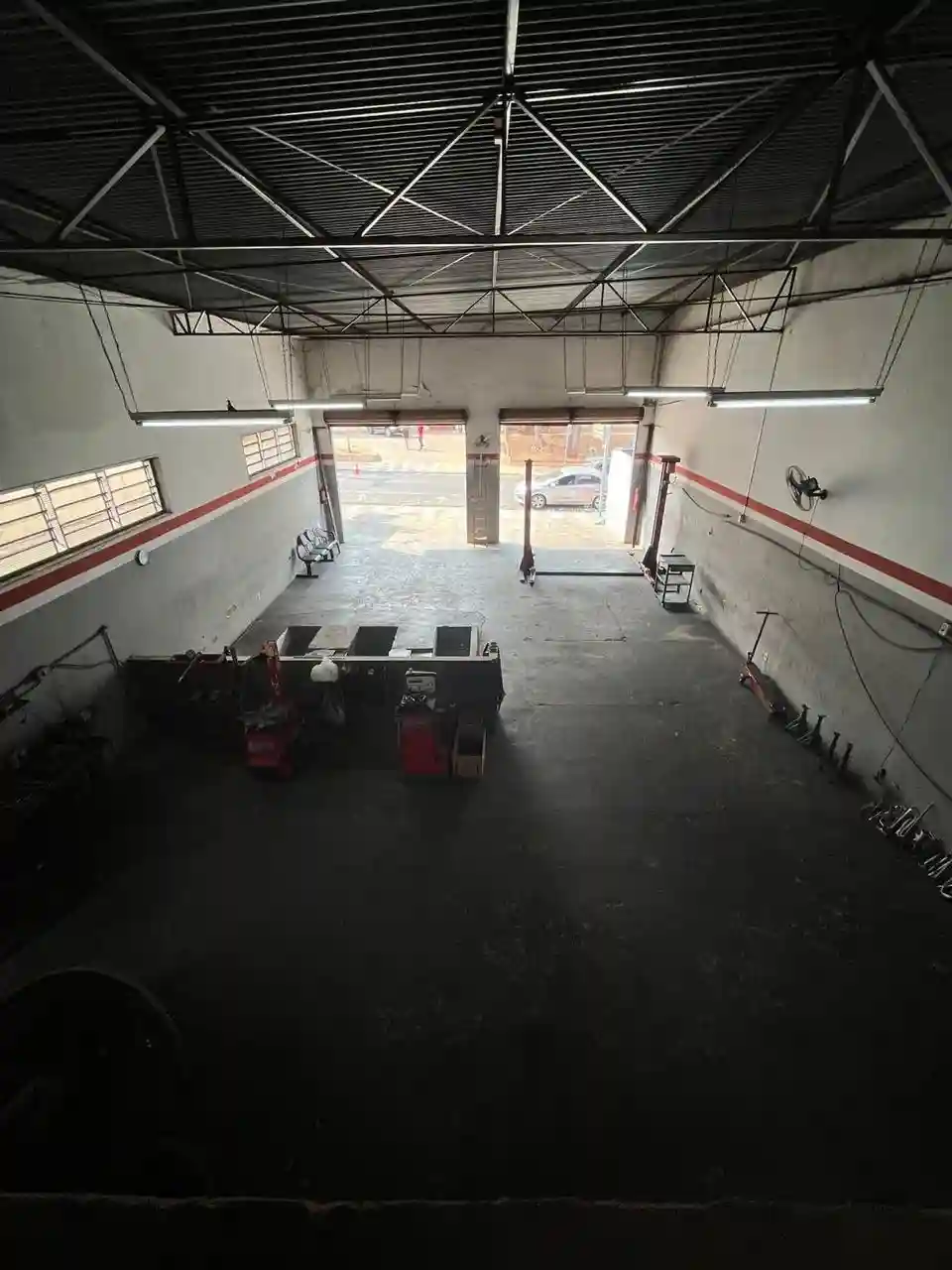 Galpão / Depósito / Armazém  à venda, 250m² — foto 12 de 22