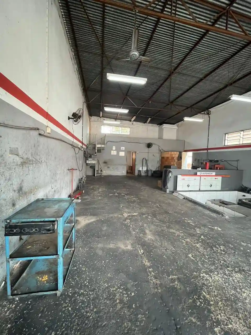 Galpão / Depósito / Armazém  à venda, 250m² — foto 3 de 22
