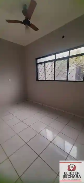 Casa com 2 quartos à venda, 160m² — foto 2 de 9