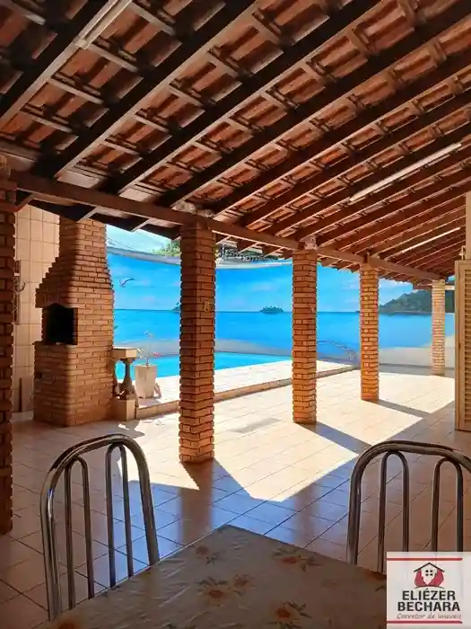 Casa com 3 quartos à venda, 280m² — foto 1 de 21