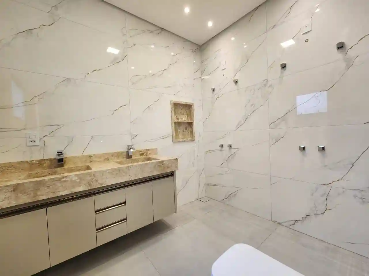 Casa de Condomínio com 3 quartos à venda, 200m² — foto 14 de 29