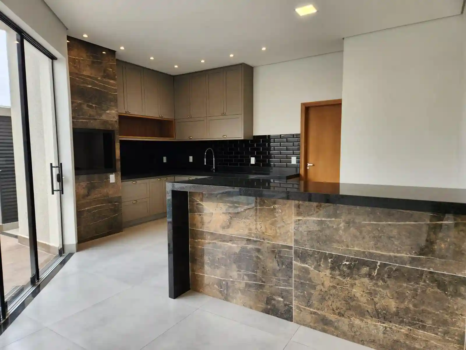 Casa de Condomínio com 3 quartos à venda, 200m² — foto 19 de 29