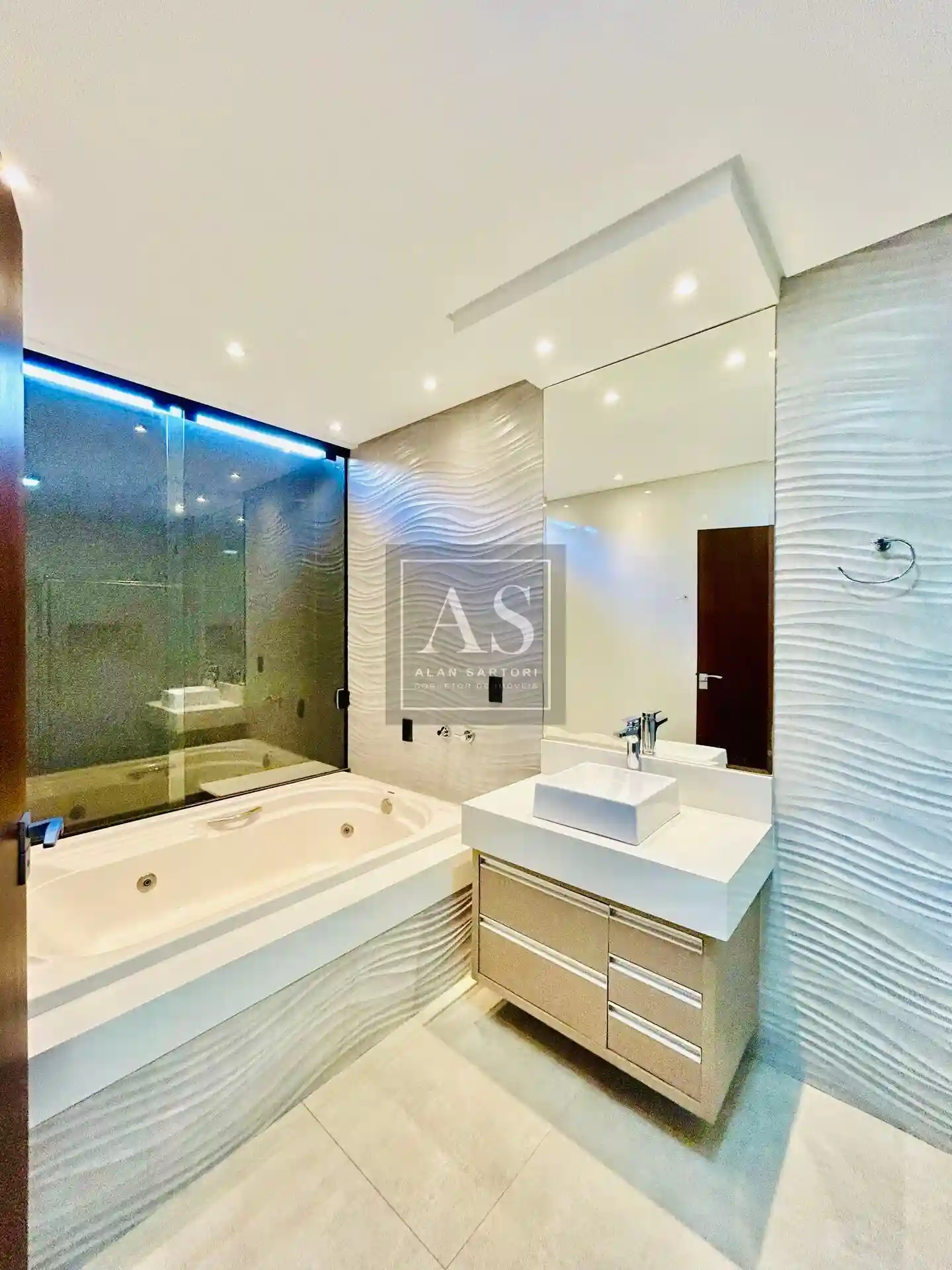 Casa de Condomínio com 4 quartos à venda, 410m² — foto 24 de 35