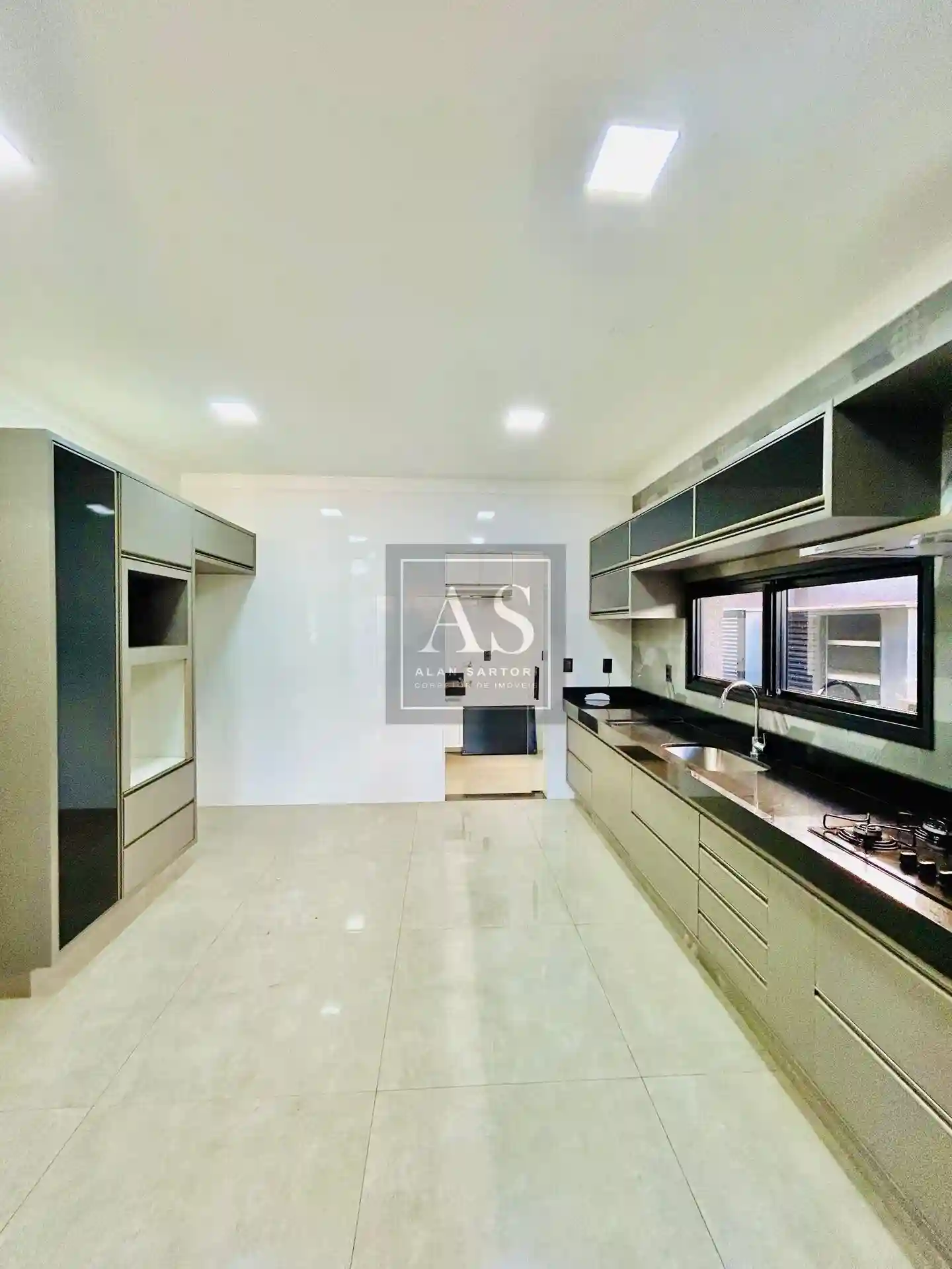 Casa de Condomínio com 4 quartos à venda, 410m² — foto 14 de 35