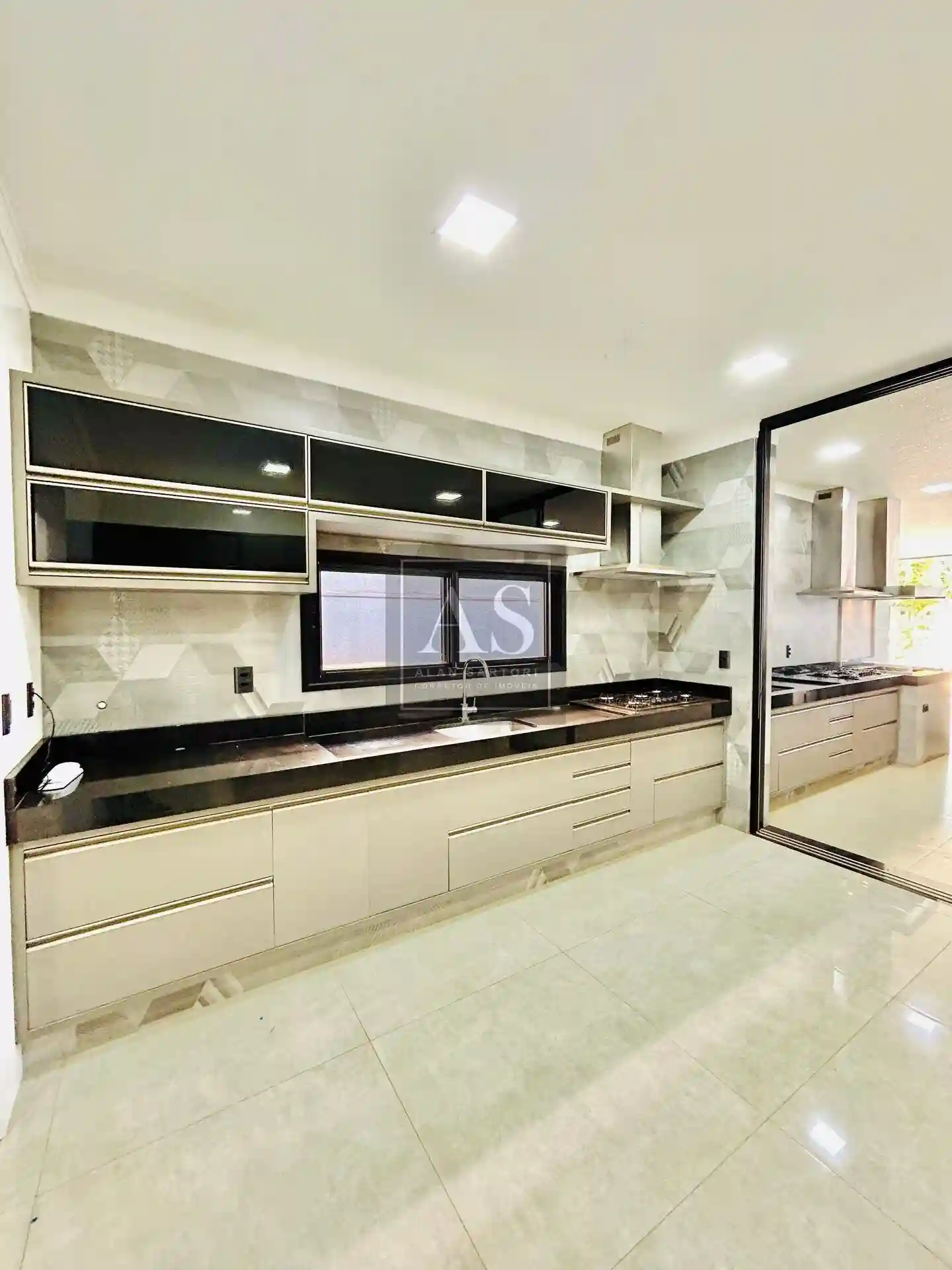Casa de Condomínio com 4 quartos à venda, 410m² — foto 16 de 35