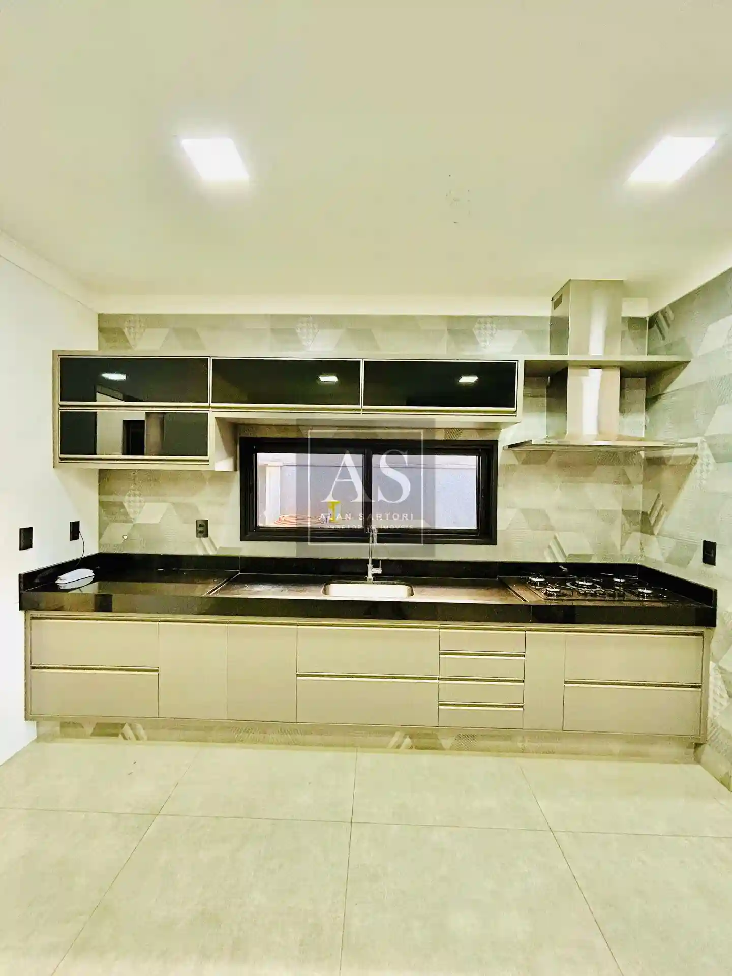 Casa de Condomínio com 4 quartos à venda, 410m² — foto 13 de 35