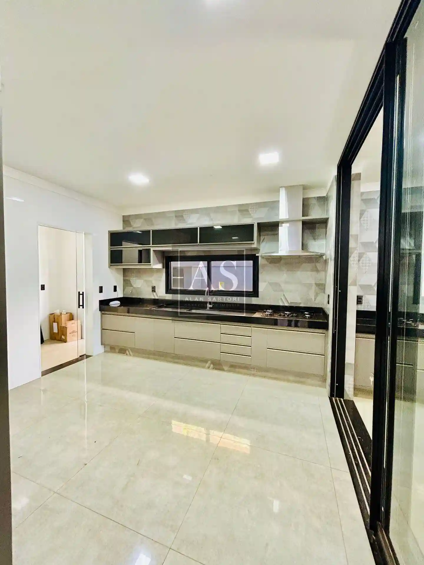 Casa de Condomínio com 4 quartos à venda, 410m² — foto 12 de 35