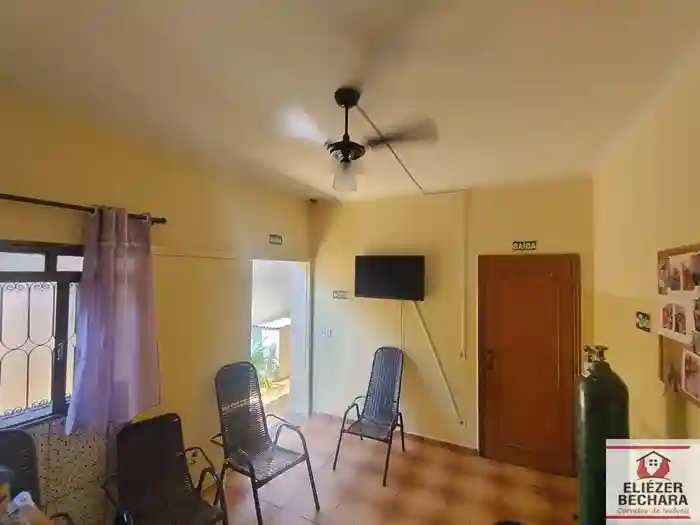 Casa com 4 quartos à venda, 210m² — foto 16 de 17