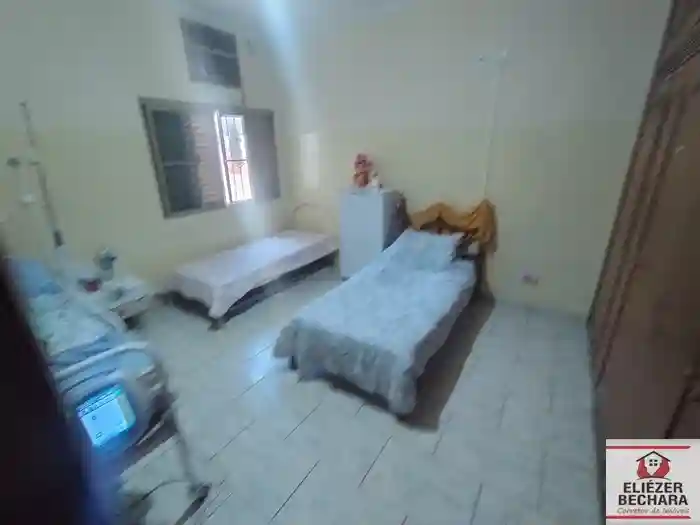 Casa com 4 quartos à venda, 210m² — foto 10 de 17