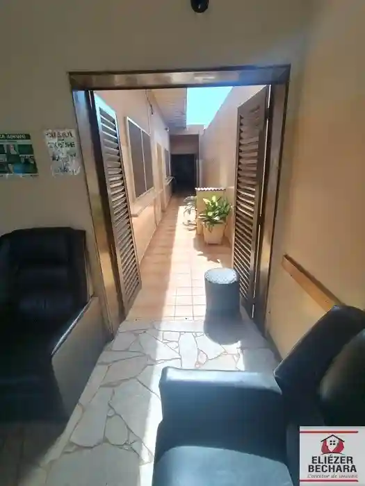 Casa com 4 quartos à venda, 210m² — foto 4 de 17