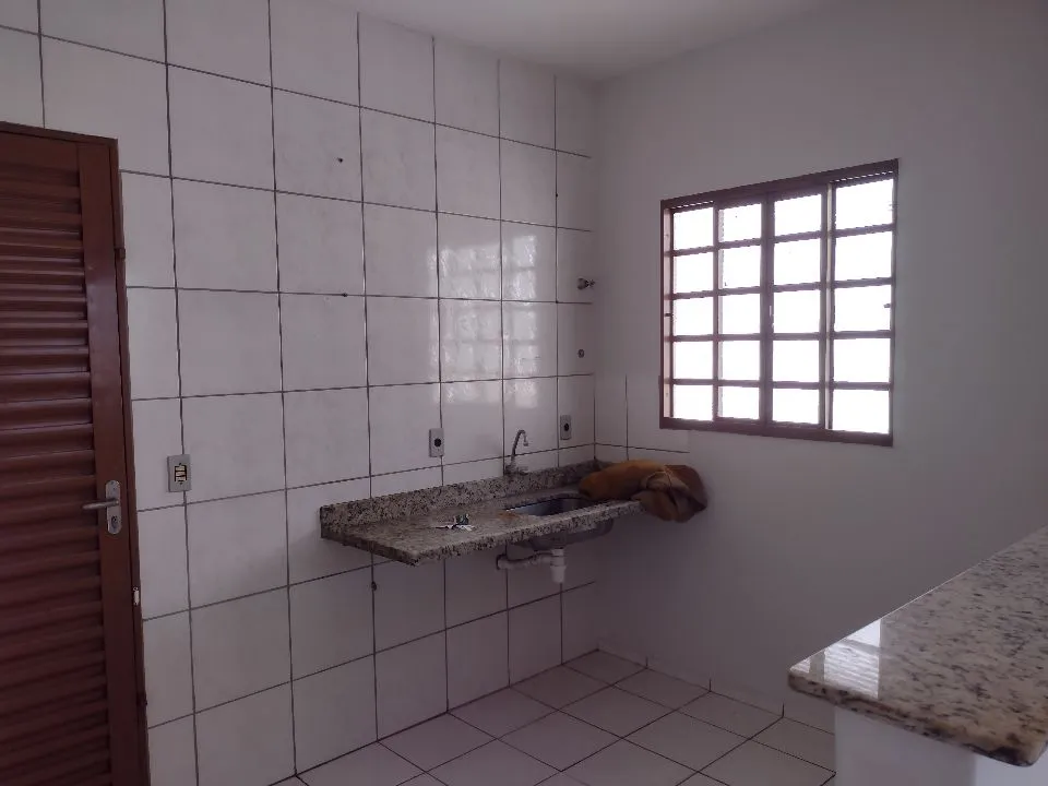 Casa à venda — foto 1 de 12