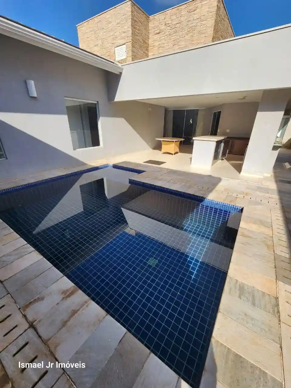Casa de Condomínio com 3 quartos à venda, 420m² — foto 1 de 52
