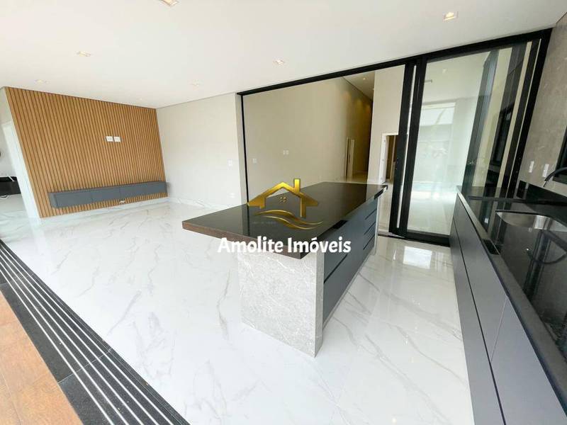 Casa de Condomínio com 3 quartos à venda, 250m² — foto 17 de 29