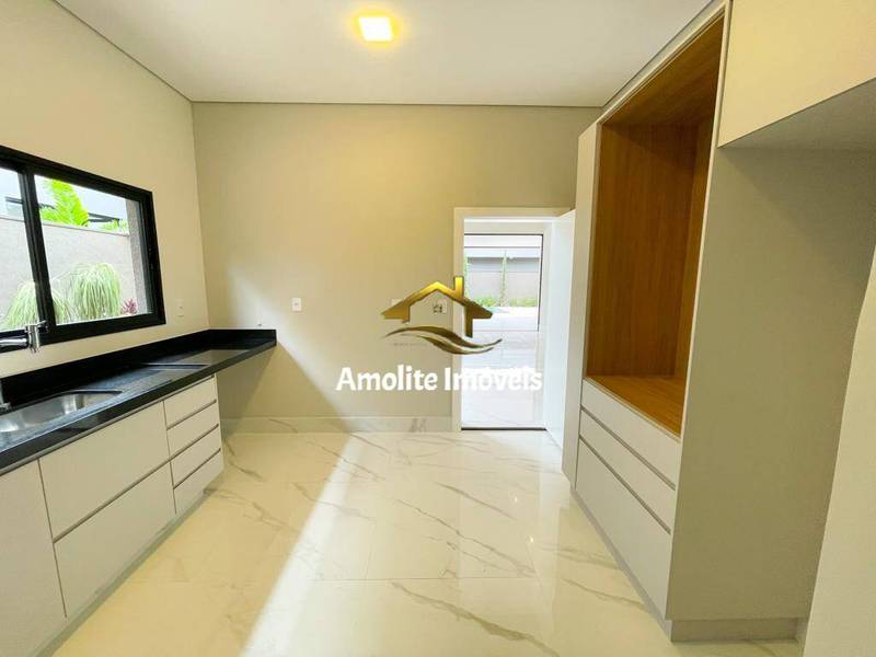 Casa de Condomínio com 3 quartos à venda, 250m² — foto 6 de 29