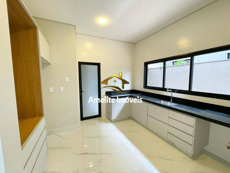Casa de Condomínio com 3 quartos à venda, 250m² — foto 7 de 29